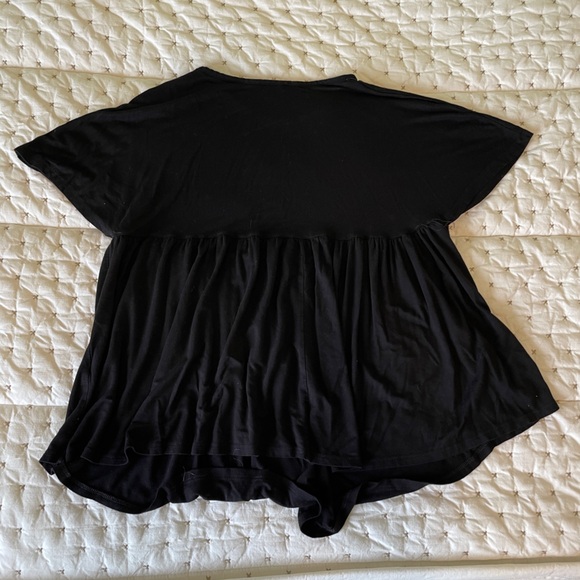 Maternity flowy shirt - Picture 2 of 3